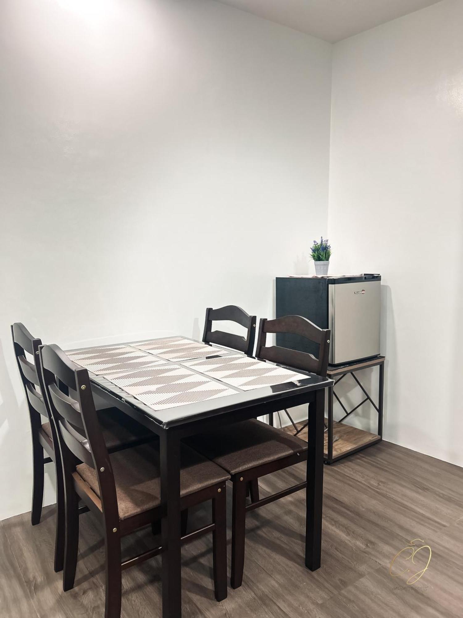 Cj Apartments Олонгапо Екстер'єр фото